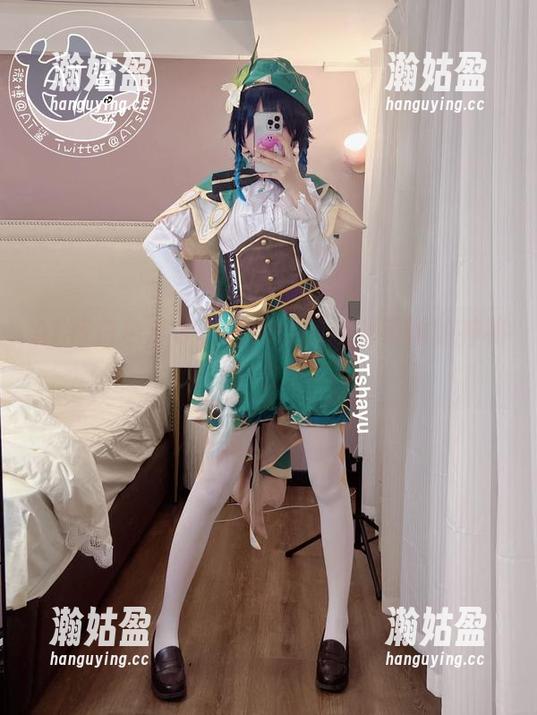 AT鲨白色泳衣，最新作品集解锁她的神秘魅力！