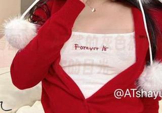 一波高清图片，AT鲨的灰色裤袜瞬间吸引你的目光