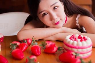 GIRLT果团网 – 当莫雅淇脱掉外套，高清内衣图让你感受春天的气息！