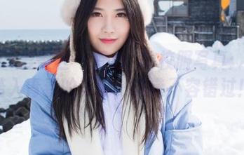 IMiss爱蜜社 – 梦心玥的校服写真：一脚踏入青春的黑洞，精选不容错过！