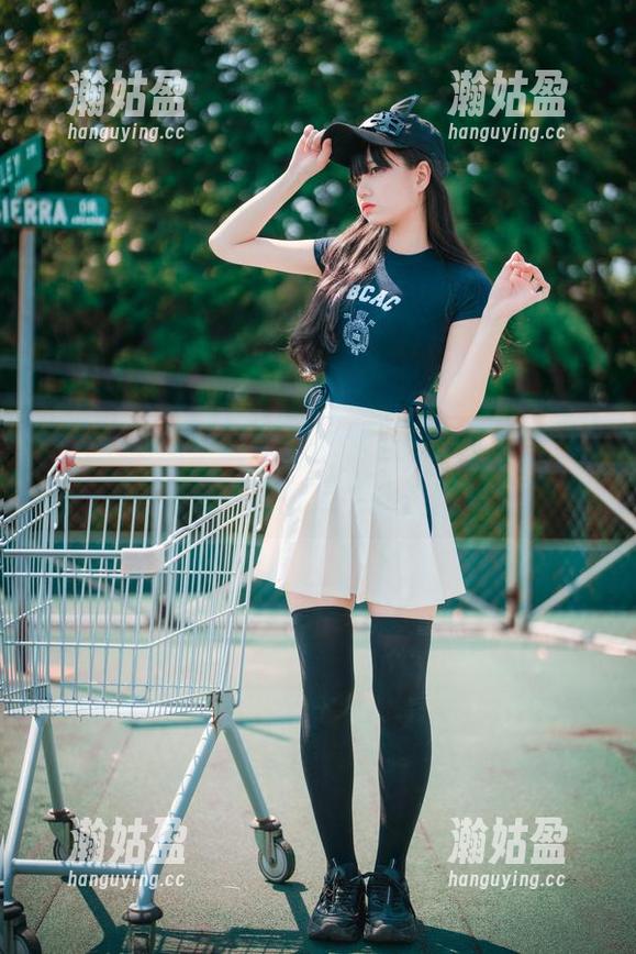 让人心动的小猫娘：欣赏Jenny(정제니)DJAWA精选图库中的校服风情