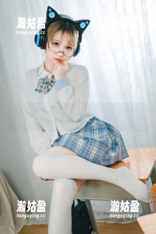 谁能抗拒喵糖映画的马尾俏皮美眉壁纸？我想把它设为手机背景！