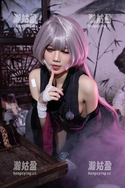 谁能拒绝PoppaChan的学妹美图？而且还免费，这简直是天上掉下来的巧遇！