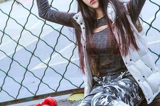 TouTiao头条女神 – 私拍瞬间：如何让冯雪娇的女神厨房更撩人？