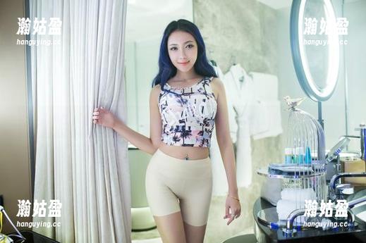 TuiGirl推女郎-何何夕 TuiGirl推女郎 - 何何夕的户外精选:让人想起初夏的懵懂