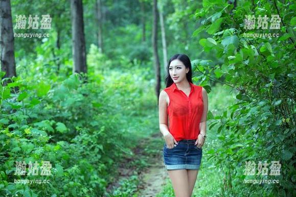 TuiGirl推女郎 - 护士王馨瑶精选写真集：在白色世界里流连忘返的温柔瞬间