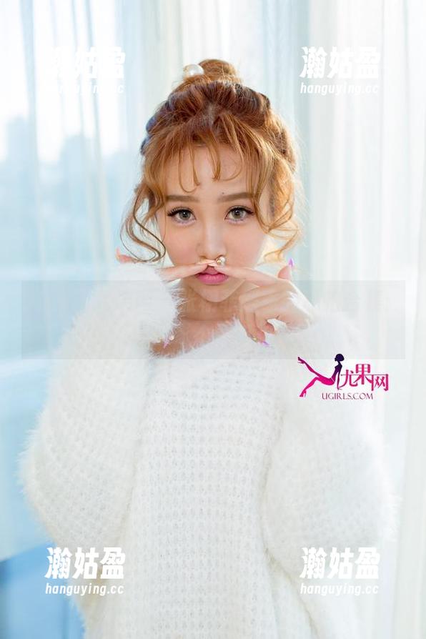 UGirls尤果网 - 张栩菲居家的私拍合集：谁说在家不能也很酷？