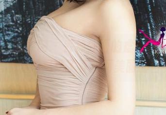 UGirls尤果网 – 丢掉外面的虚假，颜美汐的居家私拍展现了真实而美丽的自我！