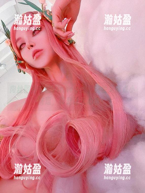肉丝图片中的Vinnegal，随性又带点小挑逗，真是让人心痒！
