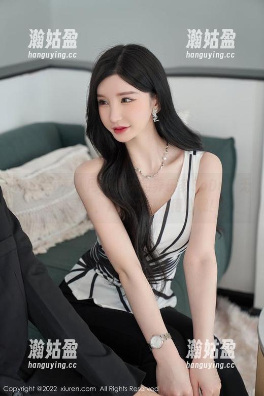 Xiuren秀人网 - 夏天的养乐多DoDo：无圣光写真，连影子都懒得出现！