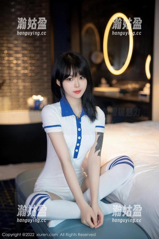 Xiuren秀人网-奶油妹妹 Xiuren秀人网 - 奶油妹妹的眼镜魅力,快来围观这绝美合集!