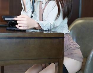 Xiuren秀人网 – 定制人生：媃柔rourou御姐的图片，谁能抵挡？