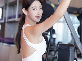 Xiuren秀人网 – 徐莉芝Booty最新图包，学妹的好身材分分钟抓住你的目光！