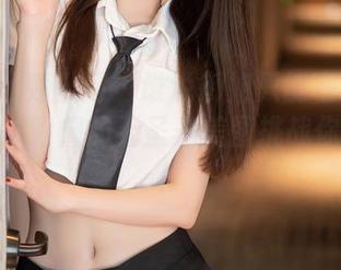Xiuren秀人网 – 谁说御姐只能在光芒中闪耀？沈青黛的无圣光美图挑战你的固见！