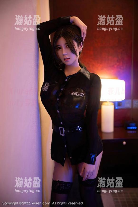 Xiuren秀人网 - 大家快来围观，菲儿beauty穿旗袍的美图，光是壁纸就能让空间都变得高级！