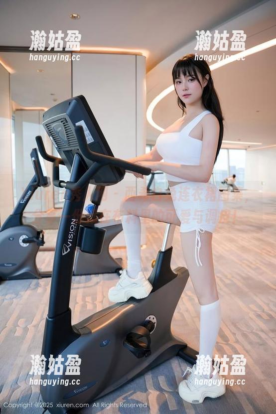 Xiuren秀人网-西希白兔 Xiuren秀人网 - 西希白兔连衣裙图集,分享一份藏在布料里的可爱与调皮!