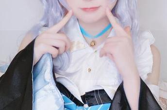 Yuki亭的办公室COS大揭秘：你见过这种‘工作装’吗？