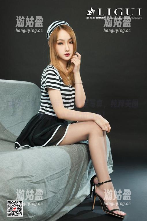 丽柜 - Vicky带你看美足写真，纯粹美图和意外小惊喜的结合！