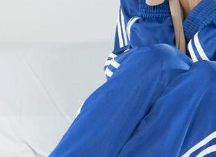 丽柜 – 甜甜与制服的奇妙旅程合集：迷失在画面里的甜蜜！