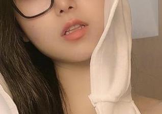 微密圈 – 最新图集：俏妞qiaoniuTT的女仆造型，打破了“乖乖女”的刻板印象。