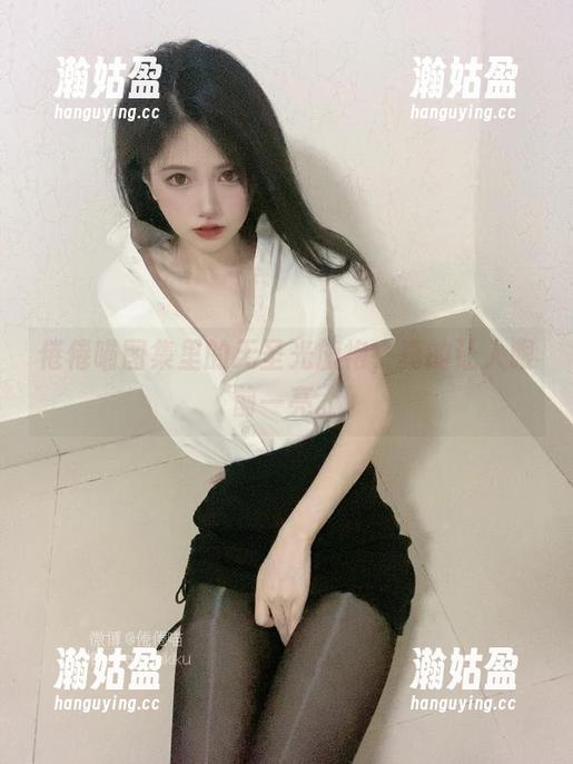 倦倦喵 倦倦喵图集里的无圣光旗袍,真的让人眼前一亮。