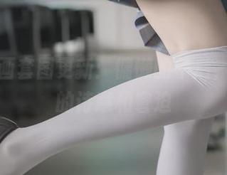 兔玩映画套图更新：慵懒的午后，床单上的诗意和窘迫