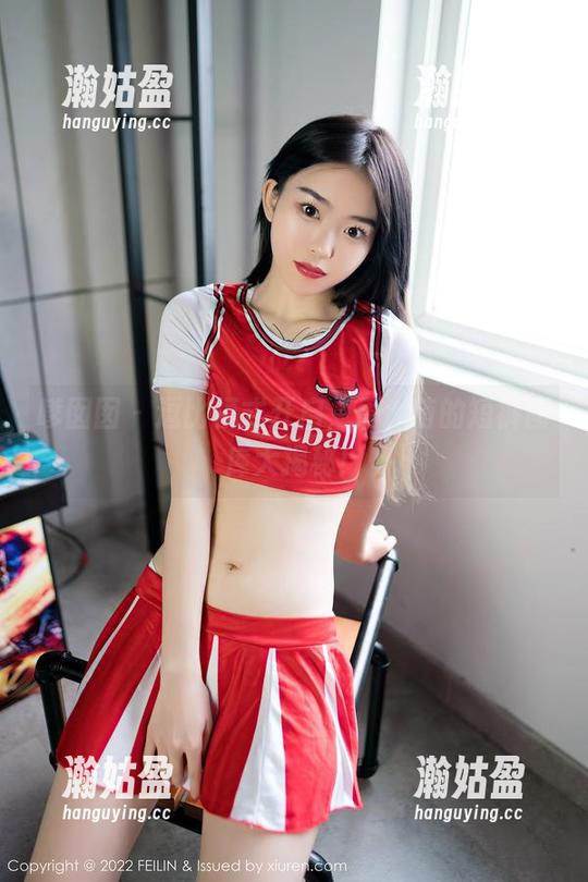 嗲囡囡 - 逗比模式开启，周大萌的短裤图库大揭秘！