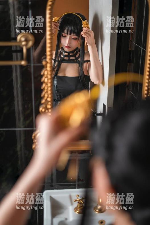 夏小秋秋秋 全套下载夏小秋秋秋的花洒姐姐,看看她是如何逼近夏天的!