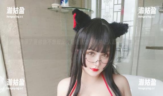 夏鸽鸽不想起床 原图展示了夏鸽鸽不想起床的短裙魅力,照片让人忍不住想象她的每一个转身