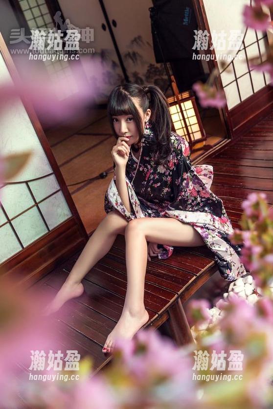 头条女神-王竹 头条女神 - 王竹的诱惑力:图集里的玉肌美腿皇后,简直要人命