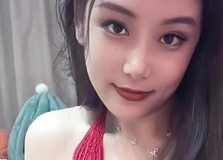 微密圈 – 全套原图，奶雯穿红色战衣果然没让我失望，色彩真好看！