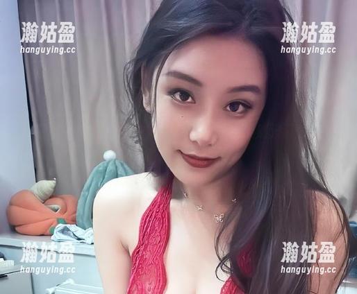 微密圈 - 全套原图，奶雯穿红色战衣果然没让我失望，色彩真好看！