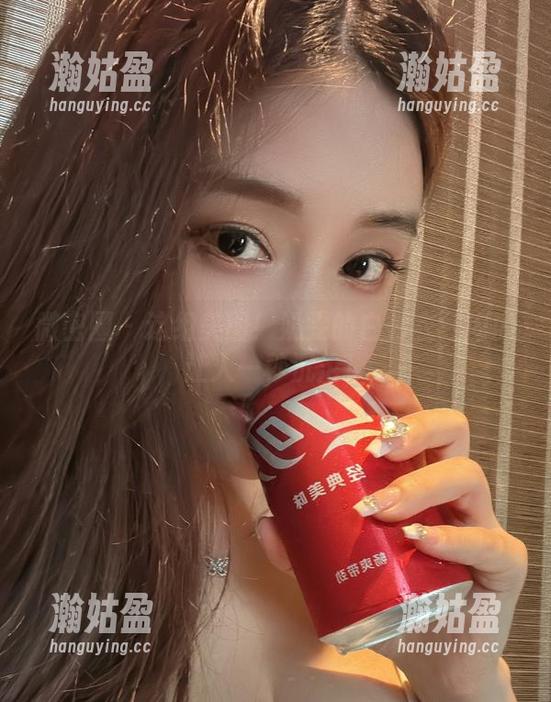 奶雯 微密圈 - 这组美图!奶雯的白衬衣红内内让人一秒沉沦!