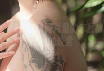 微密圈 – 瞧！精选图片里的宋昱欣与俏皮蕾丝的较量