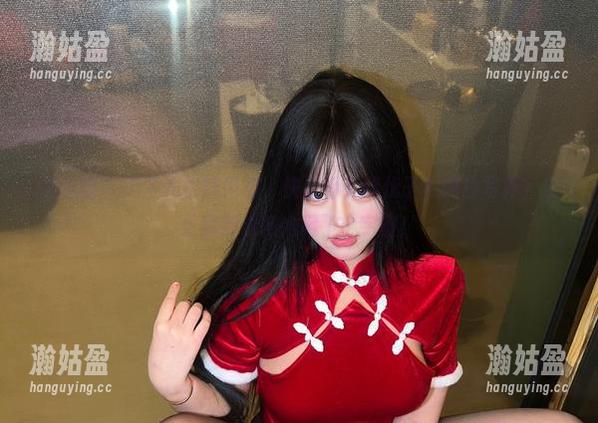 微密圈 - 无圣光也能闪耀，快来看小优优子的纯白写真，反正我都觉得她藏了个宇宙！