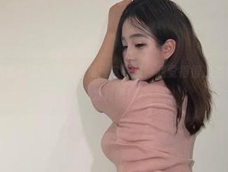 微密圈 – 小优优子黑白私房合集：这气质，我觉得得加点色彩才能完全发挥吧！