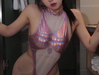 来吧！小女巫露娜的圣诞装美图资源，快把它们塞进你的心里！