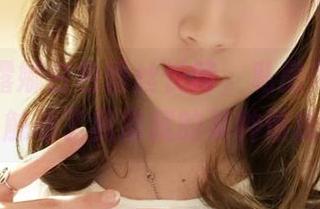 小女巫露娜白色蕾丝长筒，私房美图好像又触动了我隐藏的某种情感…