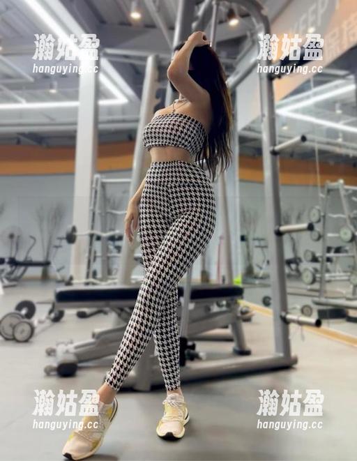 微密圈 - 天台上的小猫咪ck：不收费的图片，快来围观这份喵星人的旅途！