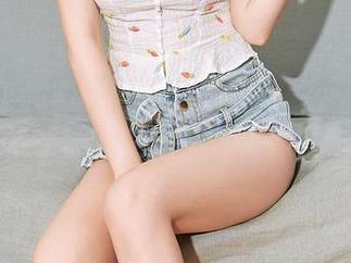 尤蜜荟 – H杯陈若初的美足写真：有种想要一直追随的感觉！