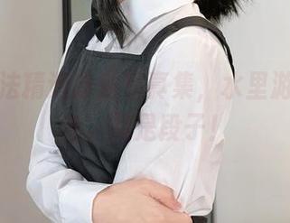 布丁大法精选泳池写真集，水里游的不是鱼，而是段子！