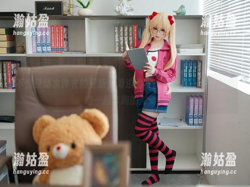 不愧是幼水铃衣的更新，海边的写真集给我一种想跟着她一起奔跑的冲动！