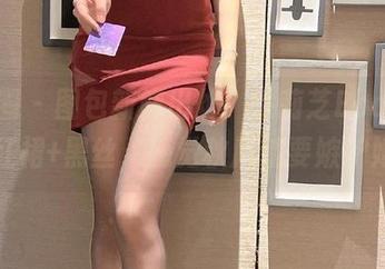 微密圈 – 图包新鲜出炉！徐莉芝Booty穿上枣红裙+黑丝，感觉秋风都要嫉妒她了！