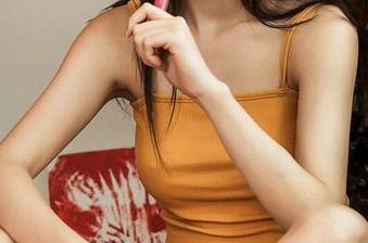 分享抖娘利世的定制黑护士套图：谁说护士只能乖巧？