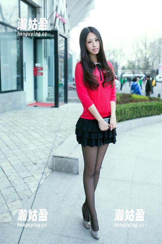 推女郎-松果儿 推女郎 - 松果儿的浴缸福利写真,水中的轻盈与想象交响曲!