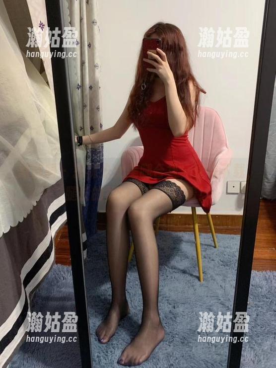 微密圈 - 提袜少女美腿合集，快来下载，腿长的姐妹们都在盯着！
