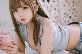 连衣裙的魔力：看日奈娇如何把定制写真演绎得如此‘不一般’。