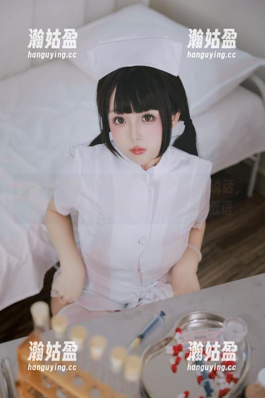 日奈娇的每一张美图都好像在对我说话，碧蓝档案妃咲的套图则是甜蜜的低语