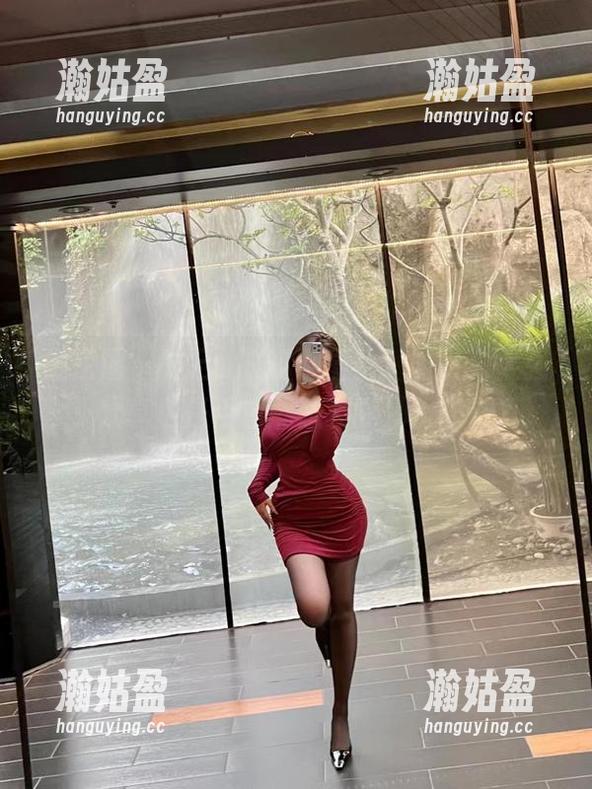 微密圈 - 洁己u的瑜伽图片，吸引力太强，分享后是否也能感受到那份宁静？
