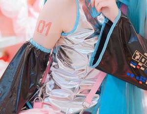 黑太子也太会撩了吧？炸酱沐沐的写真美图带你飞！